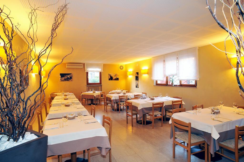 Albergo Croce D'Oro Dolce Екстер'єр фото