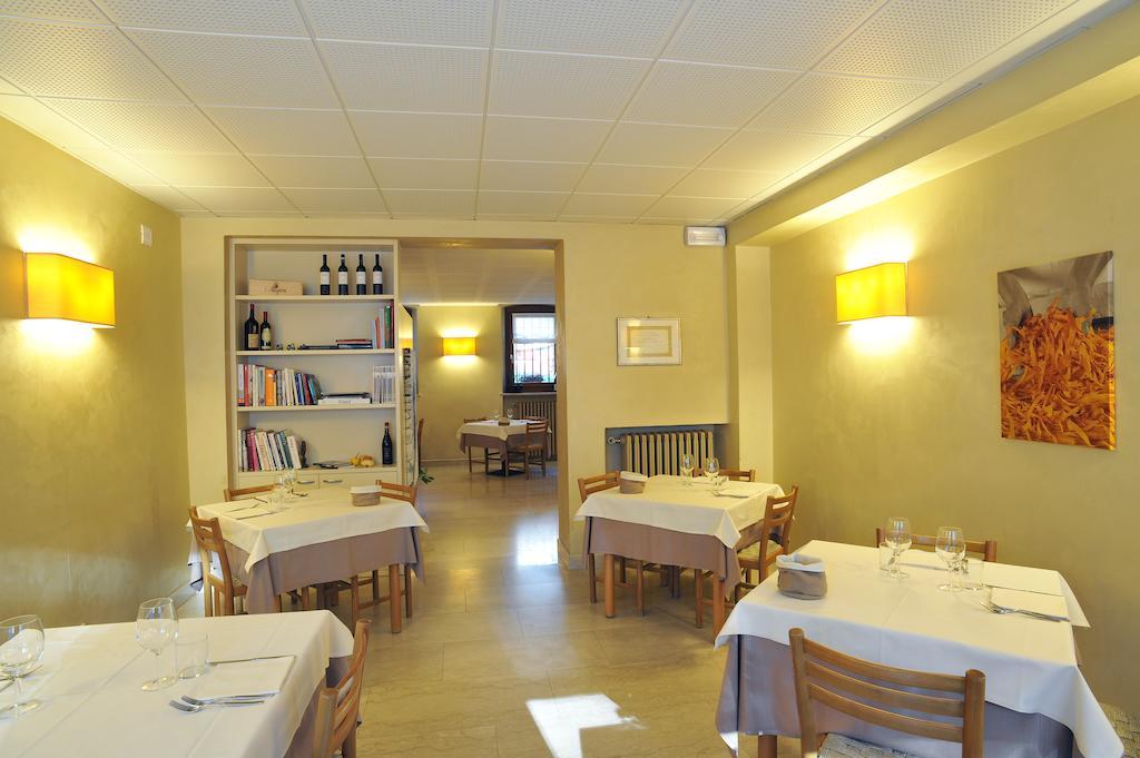 Albergo Croce D'Oro Dolce Екстер'єр фото