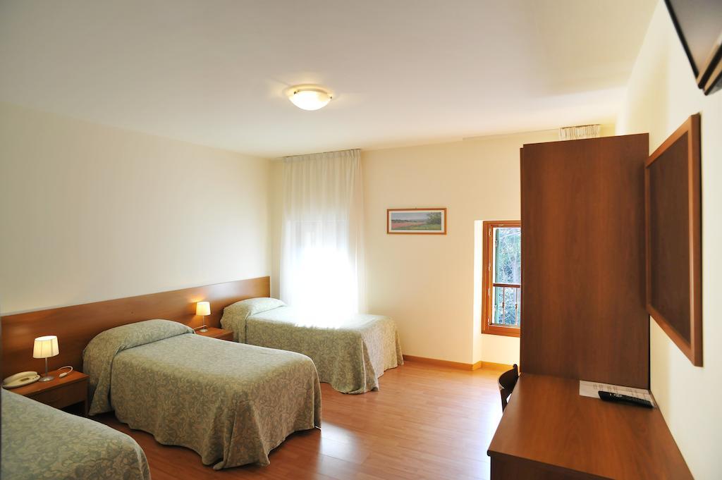 Albergo Croce D'Oro Dolce Екстер'єр фото